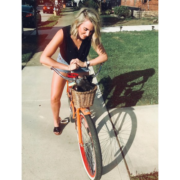 Meet your Posher, Kenzie - Picture 1 of 1